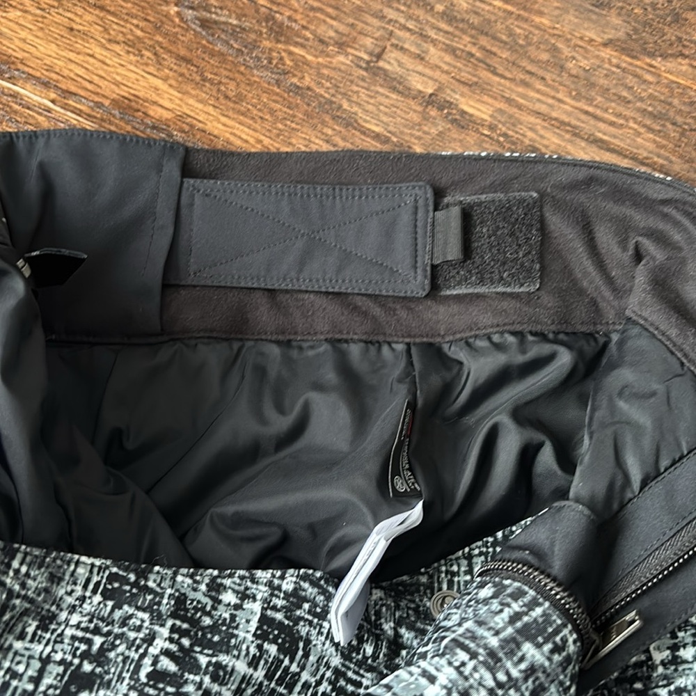 Women’s Obermeyer ski pants - Picture 4 of 6